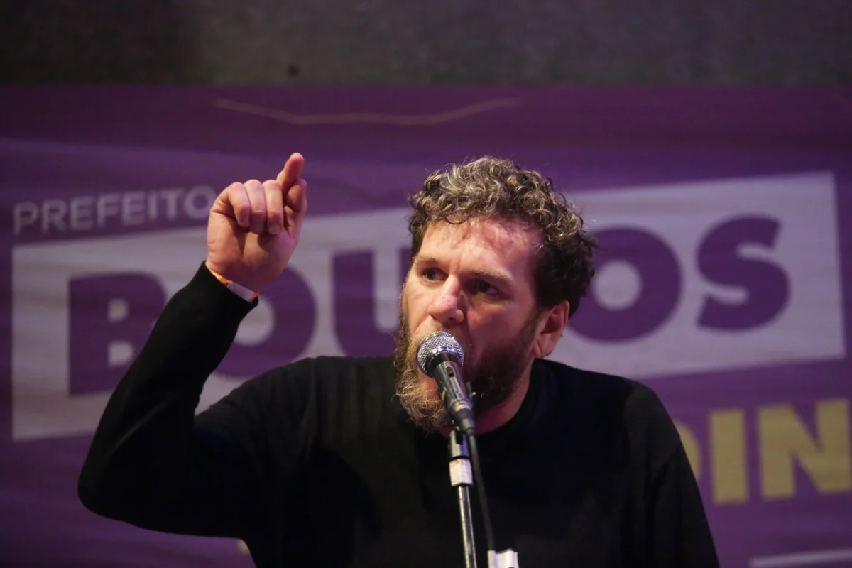 O cantor Otto apresentou seu apoio a Boulos no evento no Teatro Oficina, no centro de São Paulo O cantor Otto apresentou seu apoio a Boulos no evento no Teatro Oficina, no centro de São Paulo