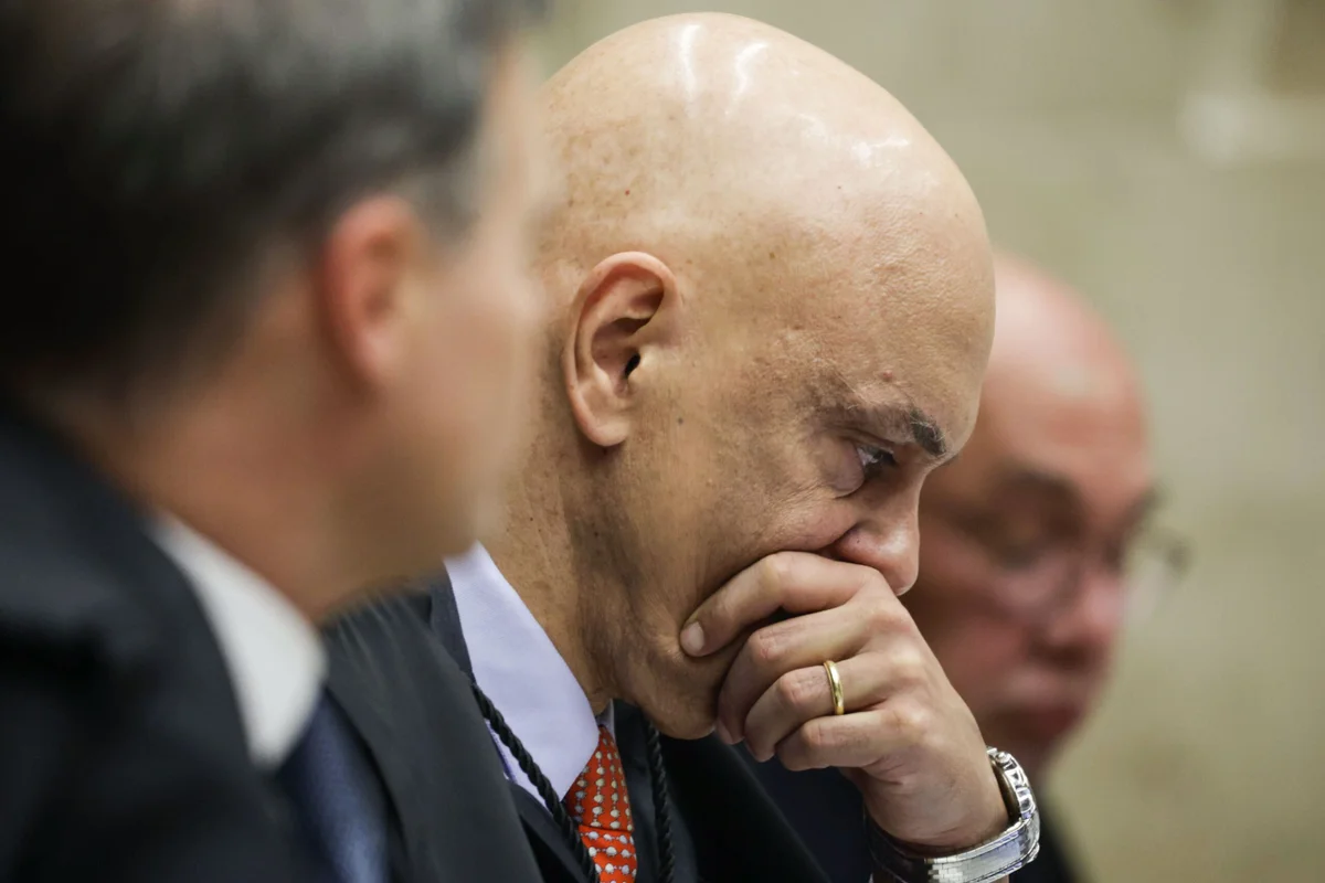 Moraes acusa Mendonça de parcialidade e cobra providências de Fachin - imagem 2 Moraes acusa Mendonça de parcialidade e cobra providências de Fachin - imagem 2