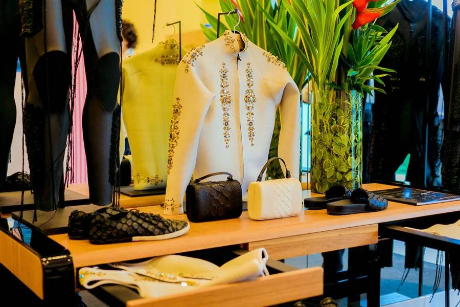 Magrella ganha shop-in-shop da Osklen e lançamento movimenta boutique - imagem 3 Magrella ganha shop-in-shop da Osklen e lançamento movimenta boutique - imagem 3