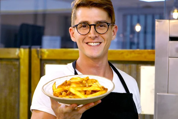 Merenda de Solteiro: aprenda a fazer a batata frita perfeita