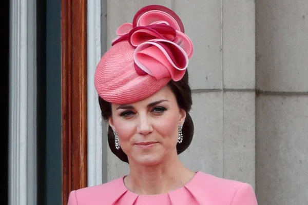 Looks de Kate Middleton inspirados em Lady Di