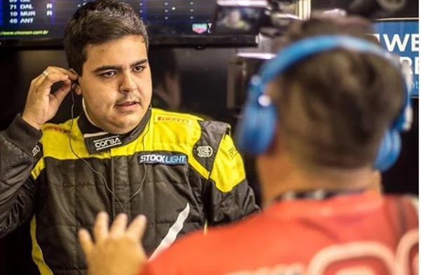 Piloto da Stock Car morre em acidente envolvendo caminhão em SP