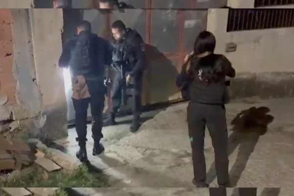 PCERJ investiga policial penal por abastecer facções em presídios