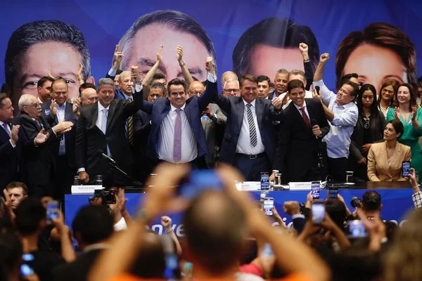 PP oficializa coligação com PL para apoiar reeleição de Bolsonaro