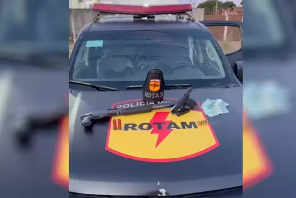 PM/ROTAM apreende armas e dinheiro com suspeito de roubo a bancos em várias cidades do país, em Luziânia, Goiás - Metrópoles