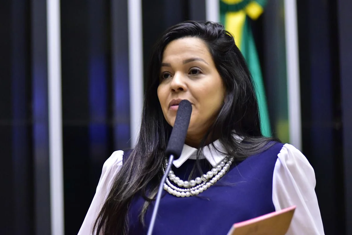 Bispo de Bolsonaro cita Júlia, mas defende vereadora na vice de Flávio