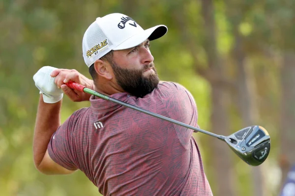 Imagem colorida do jogador de golfe espanhol, Jon Rahm- Metrópoles