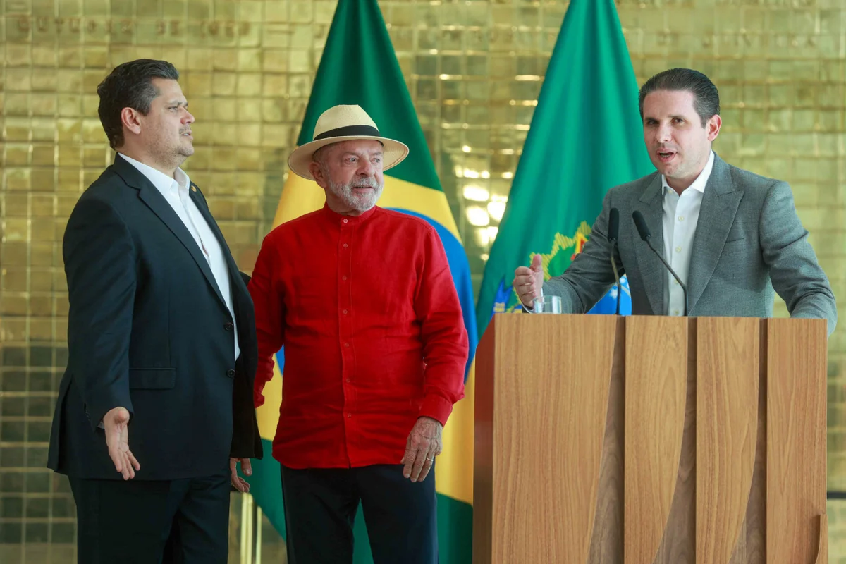 Taxa das blusinhas: Motta anuncia avanço na comissão após reunião com Lula - imagem 4 Taxa das blusinhas: Motta anuncia avanço na comissão após reunião com Lula - imagem 4