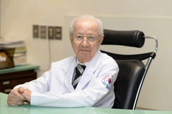 médico aniss rassi, pioneiro da medicina em goiás, morre aos 91 anos