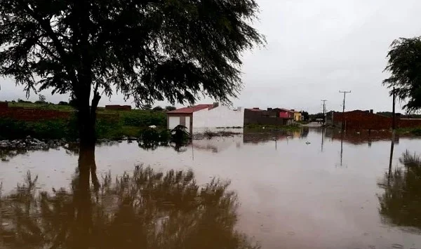 Sobe para 24 o número de mortos pelas chuvas na Bahia
