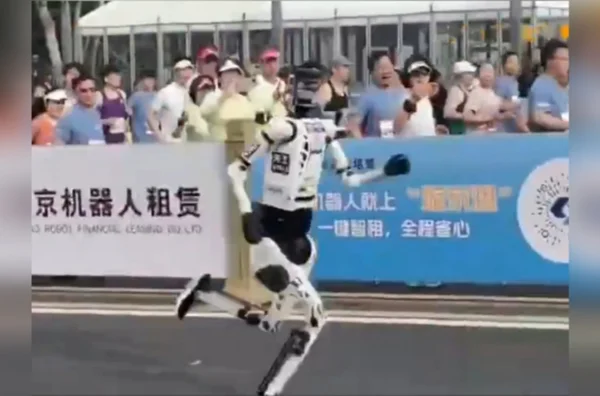 imagem colorida robo maratona pequim
