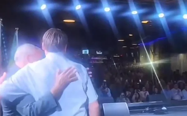 Vídeo. Bolsoshow: em evento pago, Bolsonaro responde se vai se aposentar