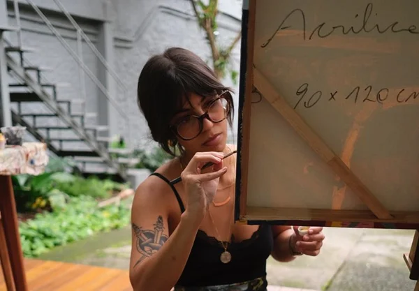 Conheça Maria Porto, que estará na mostra Constelações Contemporâneas