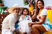 Tays Reis, Biel e Pietra posam durante festa junina