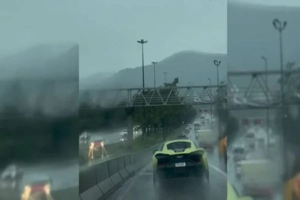 Imagem colorida, Flagrante inusitado: McLaren milionária perde pneu ao andar em Florianópolis- Metrópoles