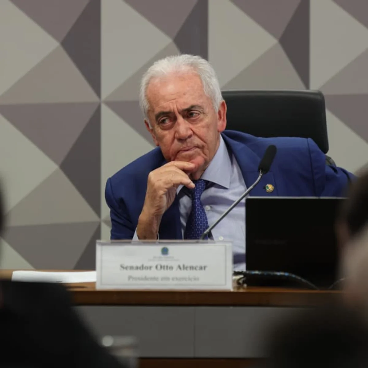 Otto Alencar é internado após se sentir mal durante agenda na Bahia