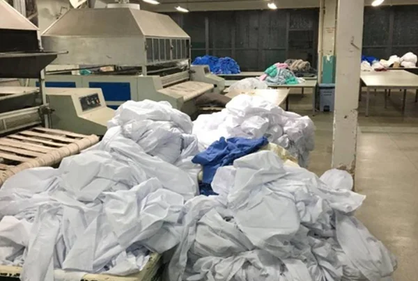 Sem previsão contratual, roupa suja do hospital do Mané sobrecarrega Hran