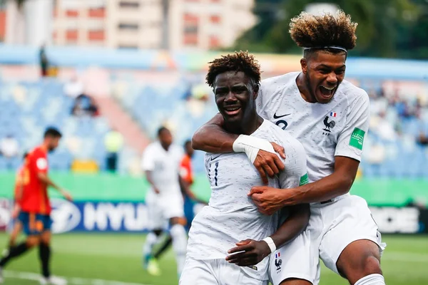 França faz 6 x 1 na Espanha e avança à semi do Mundial Sub-17