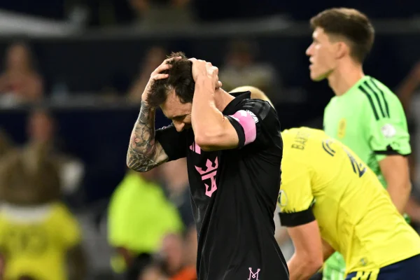 Foto colorida de Lionel Messi - Metrópoles
