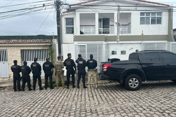 'Mil grau', líder do Comando Vermelho, é preso em casa de luxo