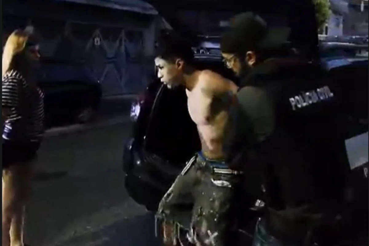 A dupla colecionava guarda-chuvas das vítimas como troféu pelos crimes A dupla colecionava guarda-chuvas das vítimas como troféu pelos crimes