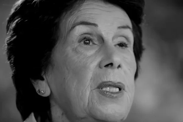 Guga enaltece trajetória de Maria Esther Bueno: “Rainha das quadras”