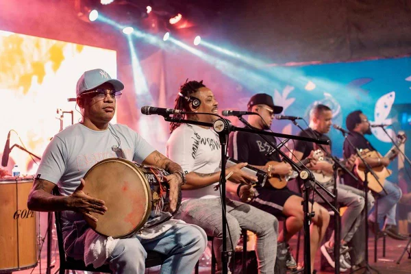 Grupo Revelação - Metrópoles