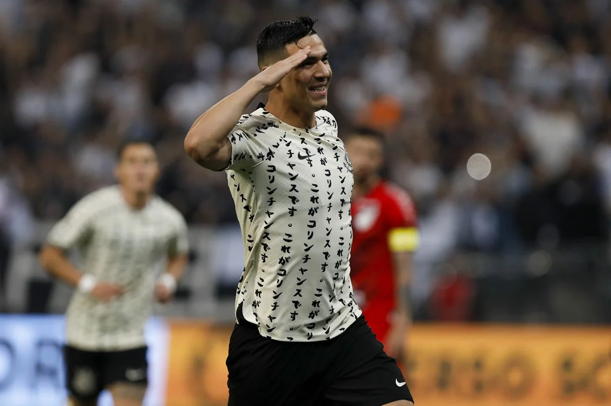 Balbuena: mais um que está na segunda passagem pelo Corinthians. O zagueiro atuou entre 2016 a 2018 e voltou em 2022 Balbuena: mais um que está na segunda passagem pelo Corinthians. O zagueiro atuou entre 2016 a 2018 e voltou em 2022