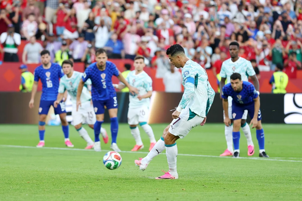 Aos 41 Anos, Cristiano Ronaldo Enlouquece a Web com Gol Decisivo: Portugal Avança nas Oitavas da Copa 2026 e Enfrentará a Espanha em Dallas.