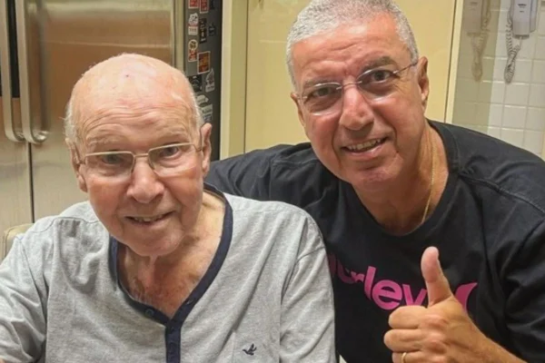 Foto colorida de Zagallo e Mário César - Metrópoles