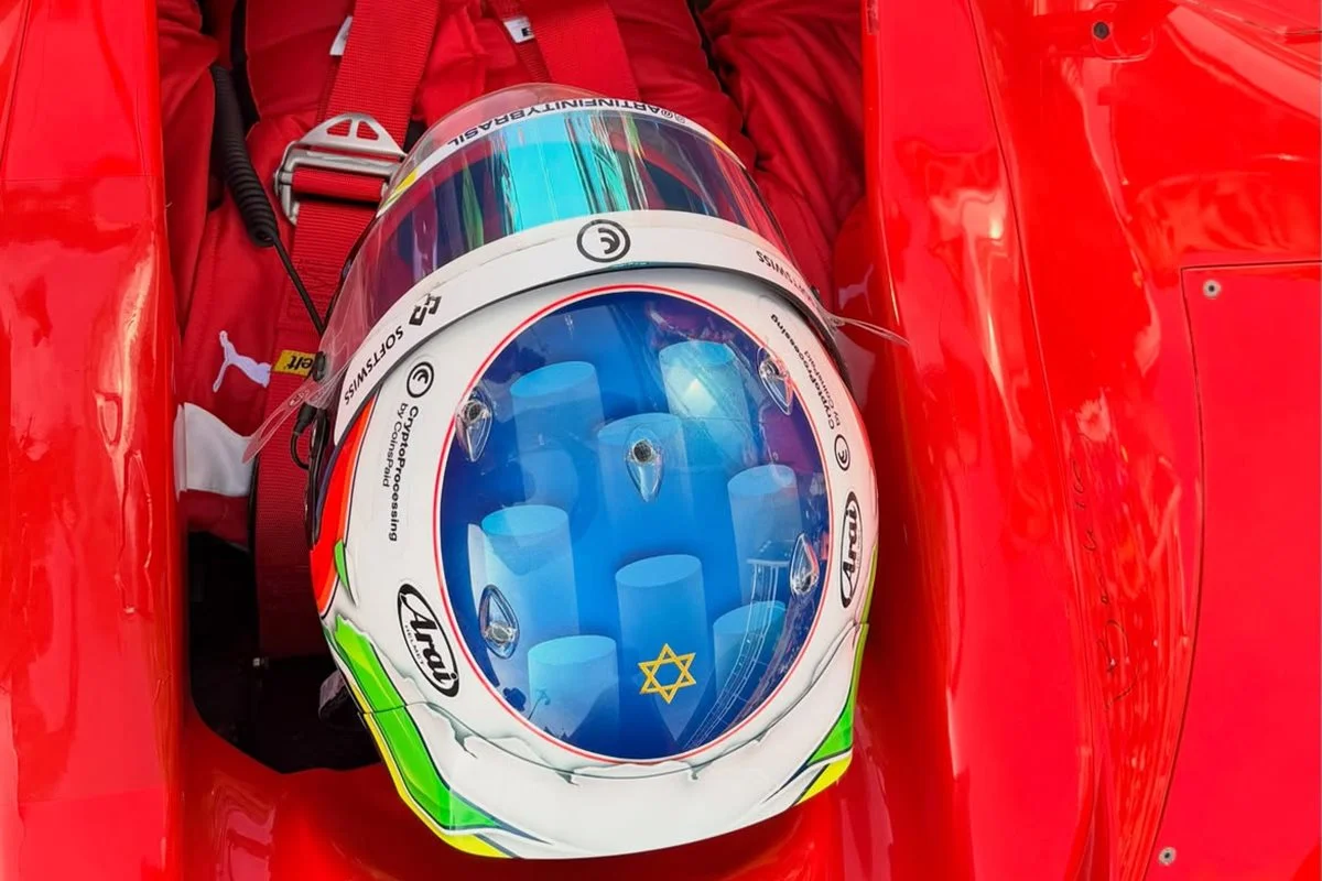F1: Barrichello pilota F2002 de Michael Schumacher antes de classificatório - imagem 1 F1: Barrichello pilota F2002 de Michael Schumacher antes de classificatório - imagem 1
