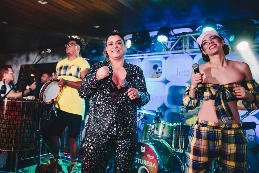 Preta Gil também cantou na festa da atriz Preta Gil também cantou na festa da atriz