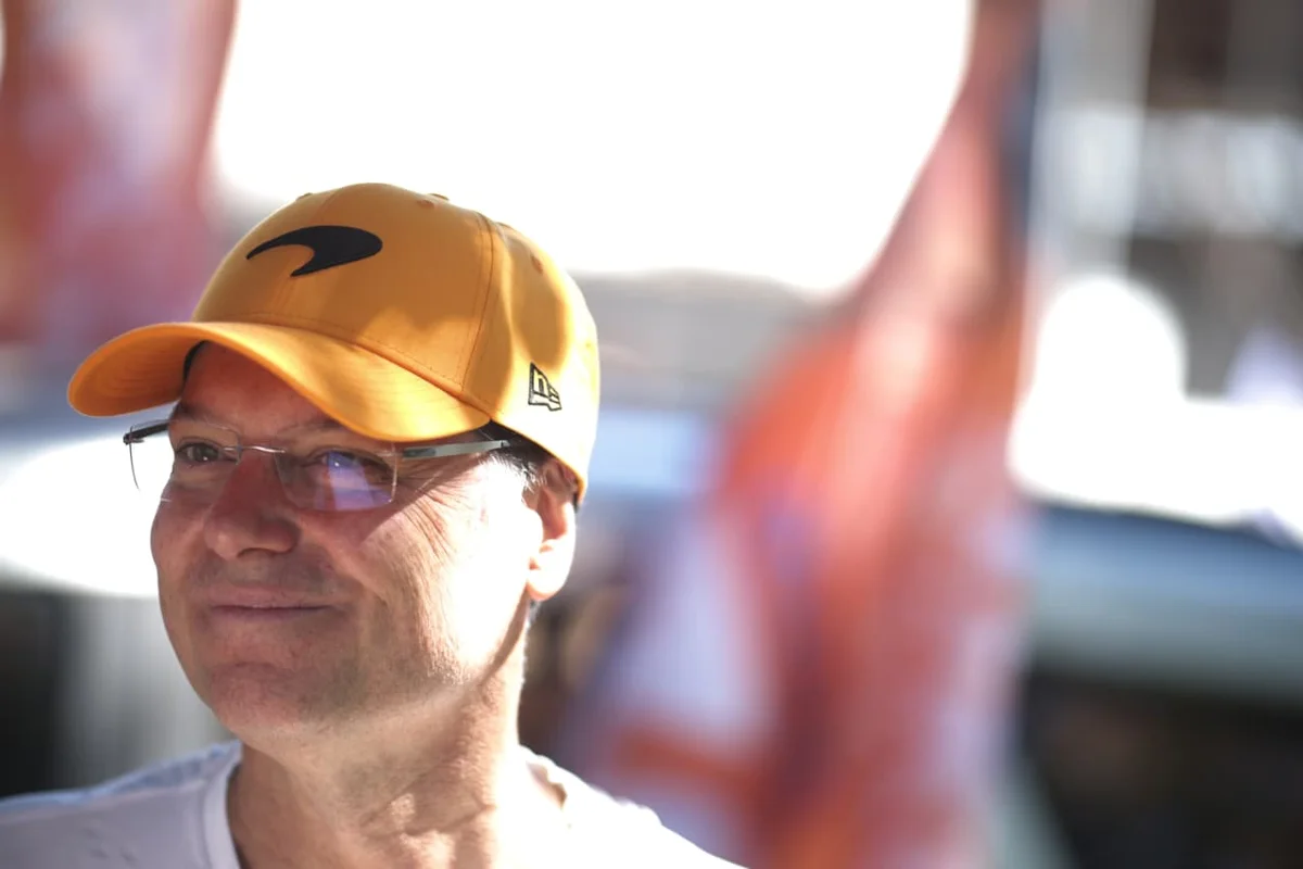 Carreata do candidato ao senador Sebastião Coelho e do candidato ao governo Kiko Caputo no Núcleo Bandeirante
Carreata do candidato ao senador Sebastião Coelho e do candidato ao governo Kiko Caputo no Núcleo Bandeirante