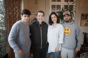 Faustão ao lado dos filhos Rodrigo, Lara e João