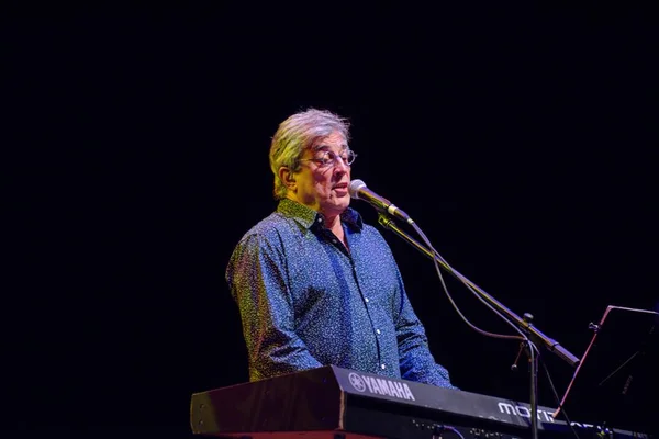 Por que Ivan Lins não vai mais cantar no encerramento da CPI