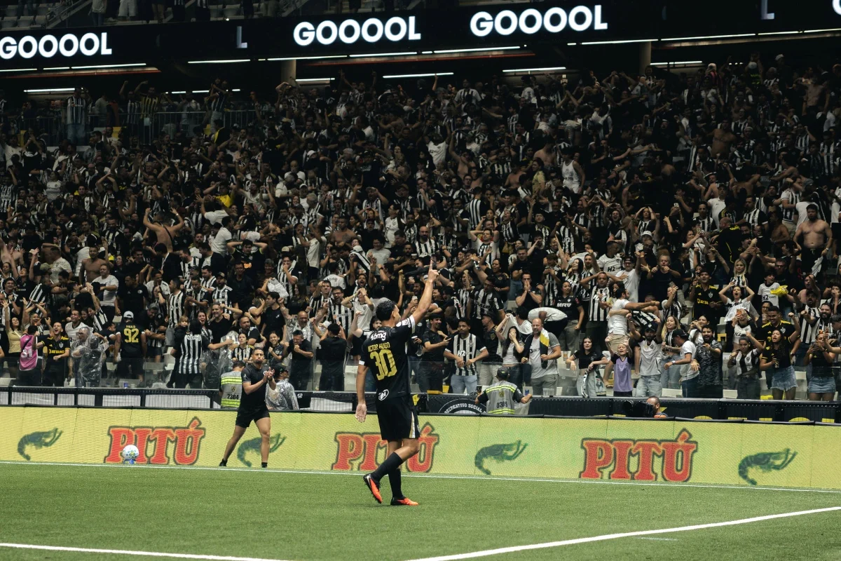 Victor Hugo e Fred fizeram os gols do Galo Victor Hugo e Fred fizeram os gols do Galo