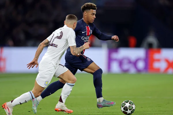 imagem colorida de PSG e Aston Villa - Metrópoles