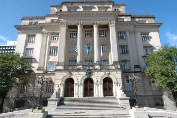 Foto da fachada da Prefeitura de Santos- Metrópoles