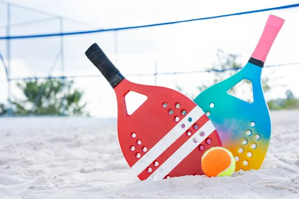 Beach tennis