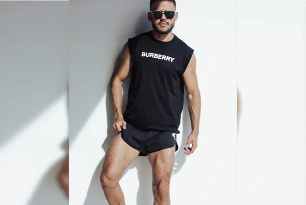 Academia adverte aluno gay que usava short “curto”: “Agradar a Deus”