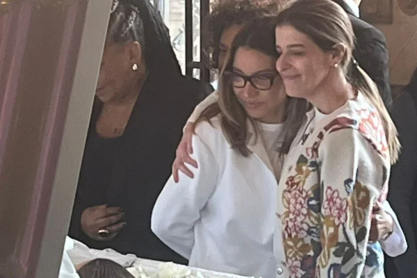 Foto colorida de Janja no velório de Preta Gil - Metrópoles