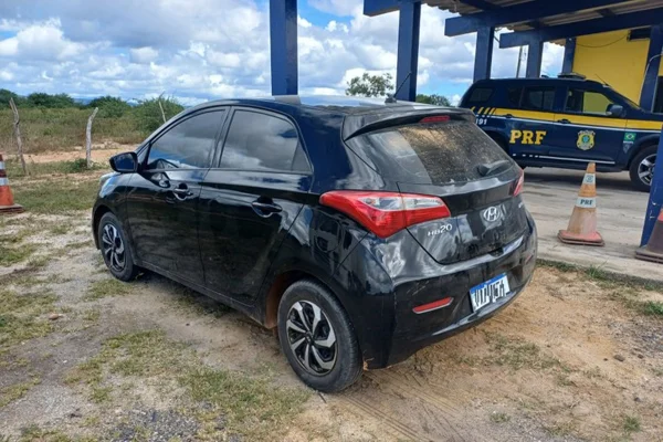 Imagem colorida de um Hyundai HB20