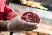 País, agora, passa a cobrar uma taxa adicional de 55% à proteína brasileira que for enviada ao mercado chinês