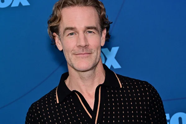 Foto colorida de ator James Van Der Beek - Metrópoles