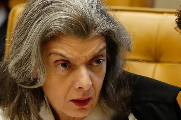 Para Cármen Lúcia, revisão do foro privilegiado vai agilizar Lava Jato
