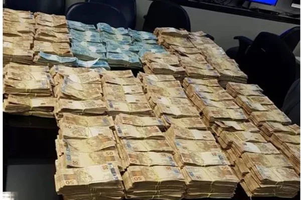 Dólares, euros e libras: ex-secretário preso no Rio tinha R$ 8,5 mi em casa