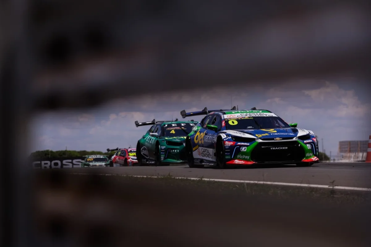 Stock Car: Sette Câmara e Di Grassi vencem prova inédita de Endurance - imagem 5 Stock Car: Sette Câmara e Di Grassi vencem prova inédita de Endurance - imagem 5