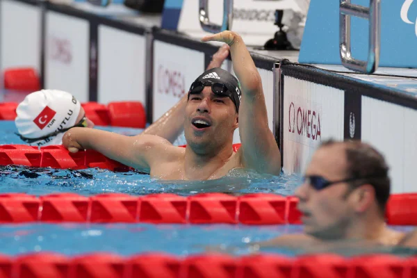 Nadador Daniel Dias é bronze e conquista 25ª medalha em Paralimpíadas