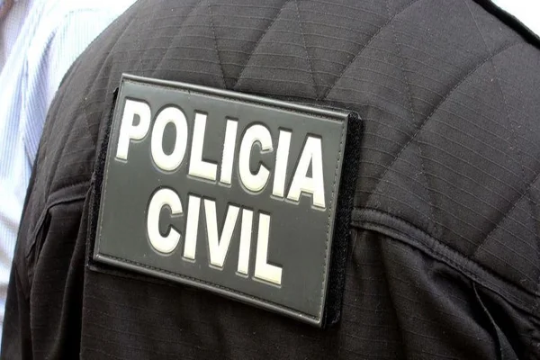 Imagem colorida do uniforme da polícia civil - Metrópoles