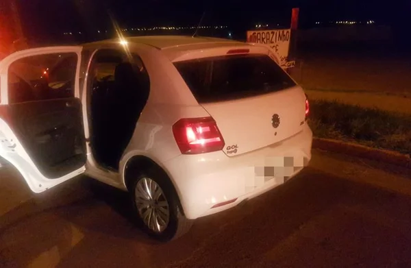 Motorista de aplicativo leva coronhada e tem carro roubado no DF